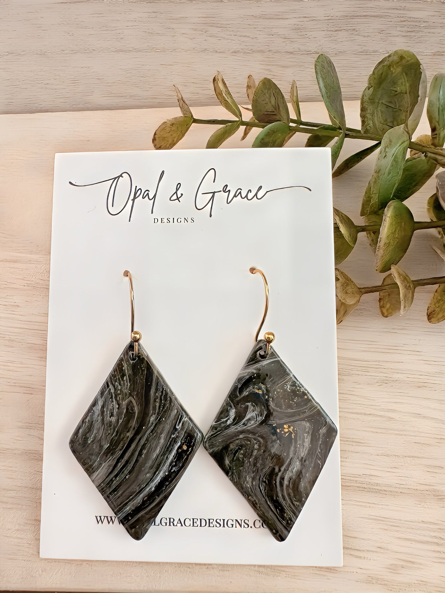 Black and gold marble